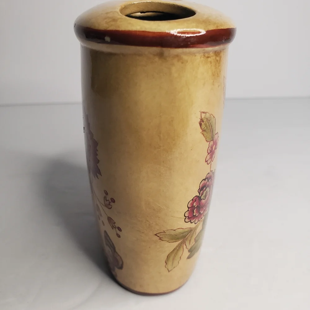 Vintage toothbrush holder. 176